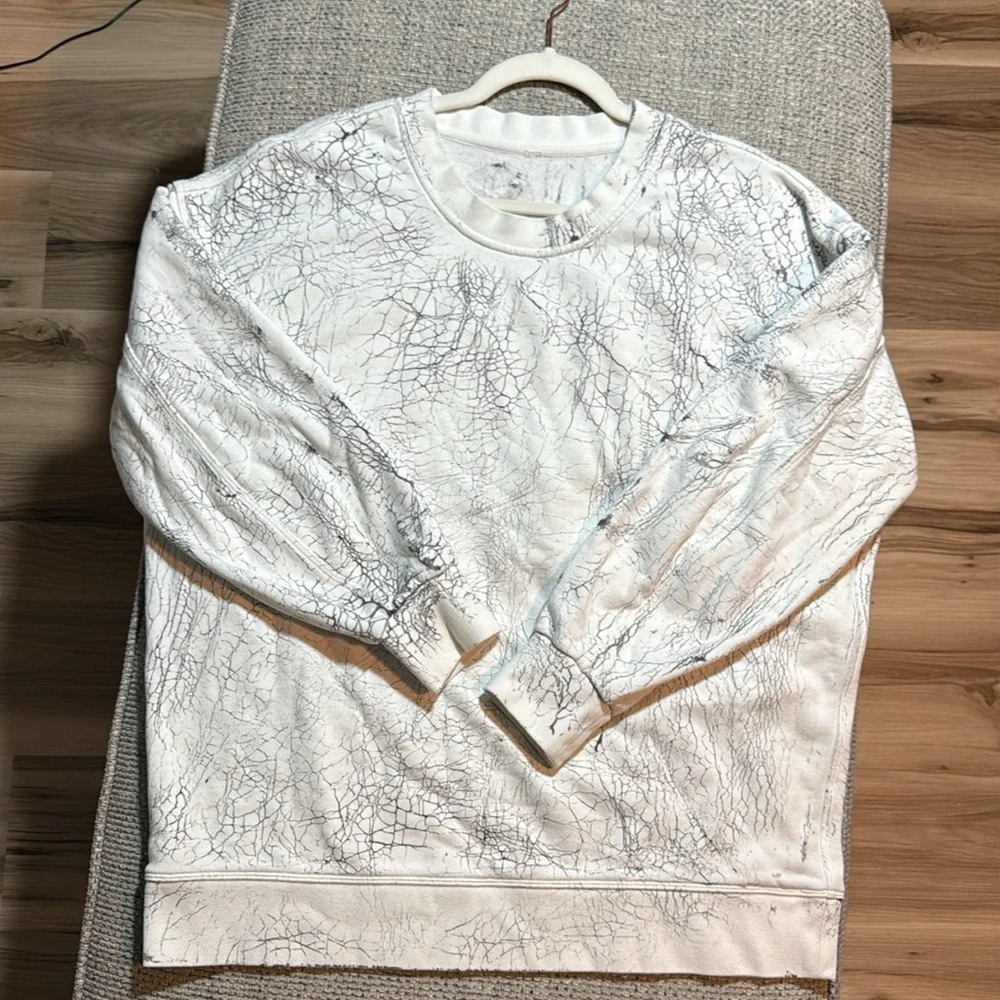 Lululemon Perfectly oversized crew‎ Thread Dye White Black 26”PTP